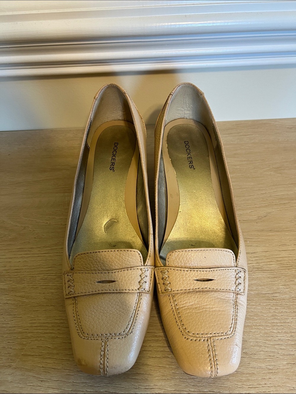 Dockers Women's Beige Leather Penny Loafers